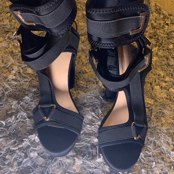 Mona Mia Collection Chunky Black Heels - Picture 2 of 3